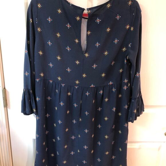 Old Navy shift dress with ruffle bell sleeves - Picture 4 of 5